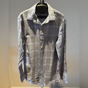Like New Medium Slim Fit Banana Republic Dress Shirt (Wrinkle Resistant)
